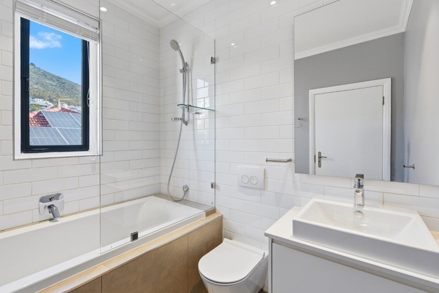 2 Bedroom Property for Sale in Green Point Western Cape